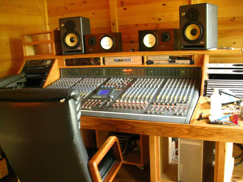 File:B Room of Supernatural Sound.jpg - a recording room with a desk, chairs, and a mixer
