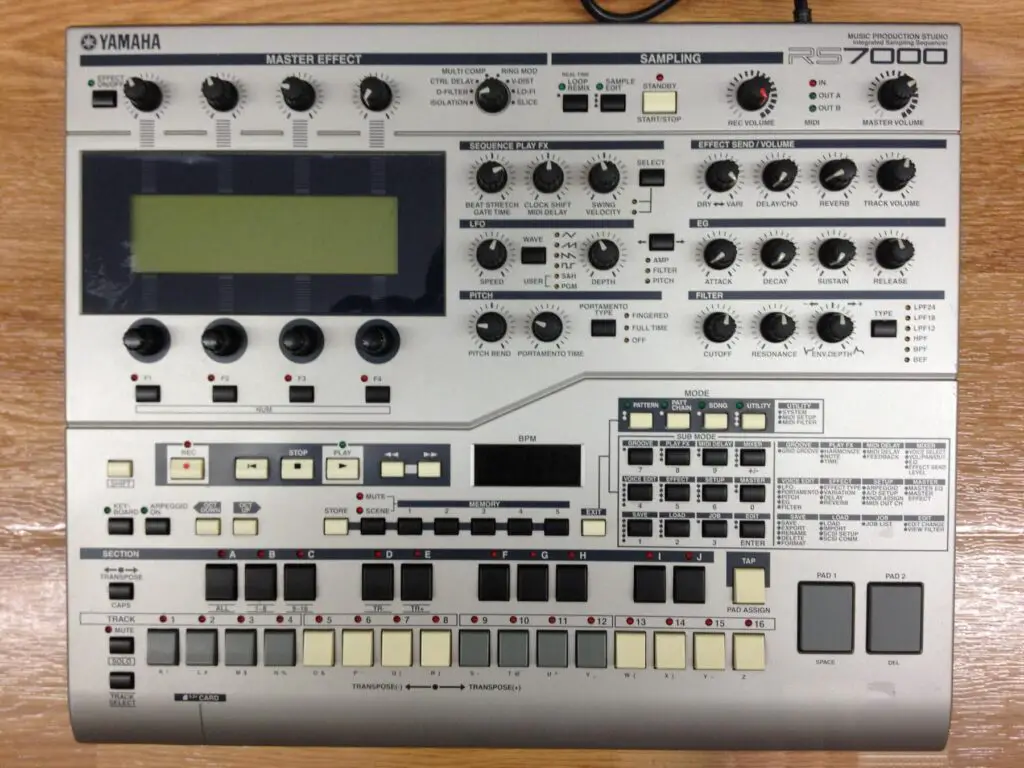 File:Yamaha RS7000 Music Production Studio.jpg - Image of Music production, An image showing a compu