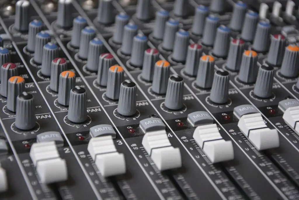 Free digital mixer image - Image of Music production and engineering programs in California, An imag